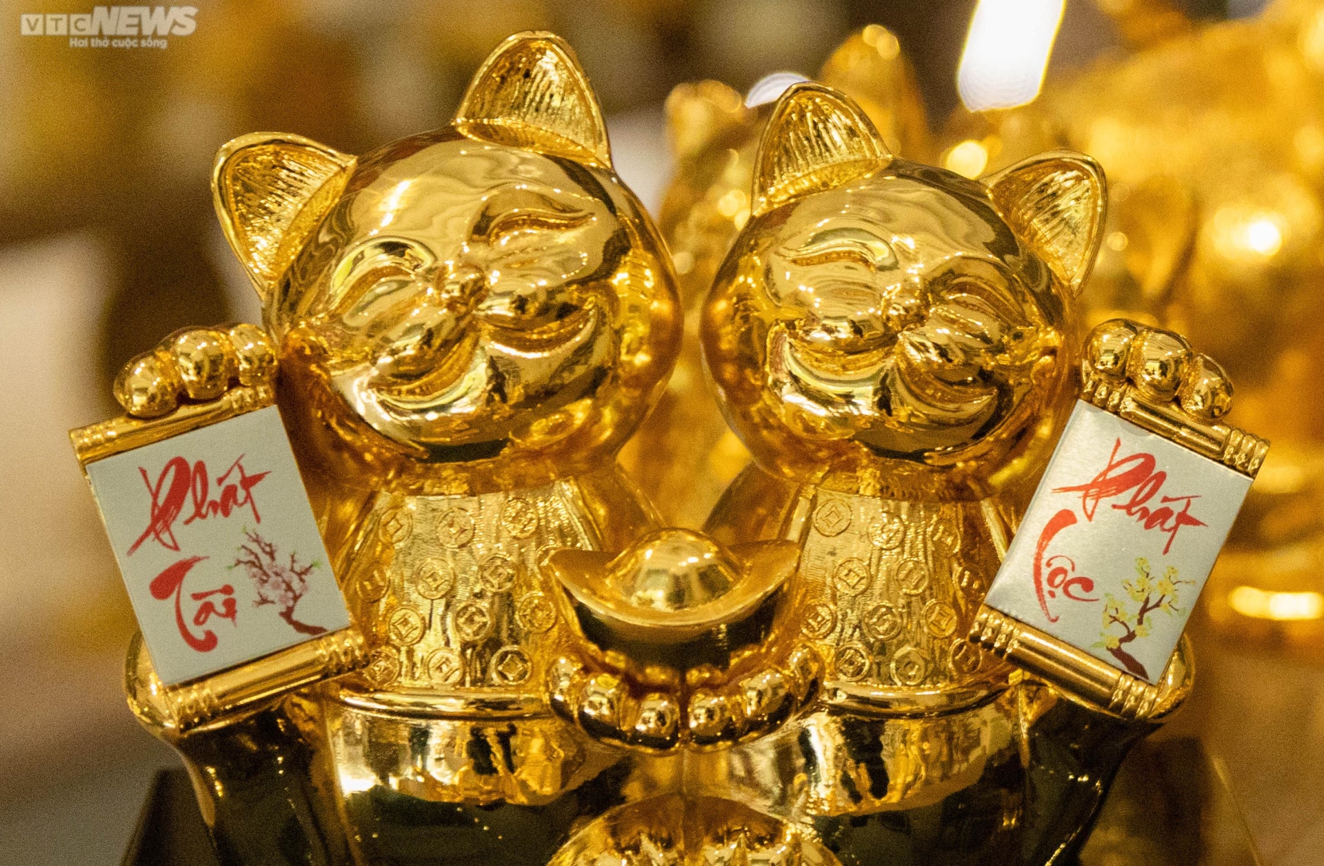 Mèo dát vàng 24k hút khách trước Tết Quý Mão 2023 - Ảnh 8.