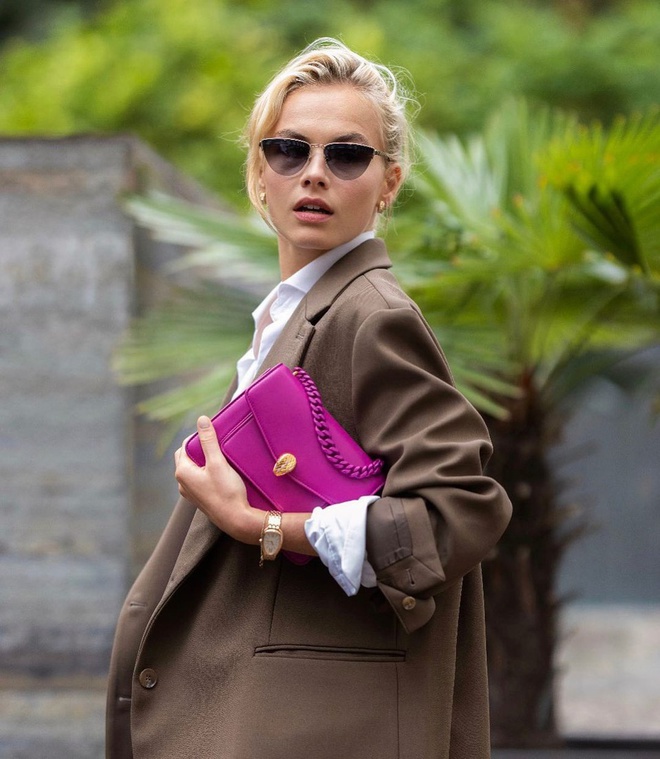 Dàn “bóng hồng” cực phẩm tại World Cup 2022: Từ bậc thầy karate mạnh mẽ đến Hoa hậu xinh đẹp ngút ngàn - Ảnh 9. Dàn “bóng hồng” cực phẩm tại World Cup 2022: Từ bậc thầy karate mạnh mẽ đến Hoa hậu xinh đẹp ngút ngàn - Ảnh 9.