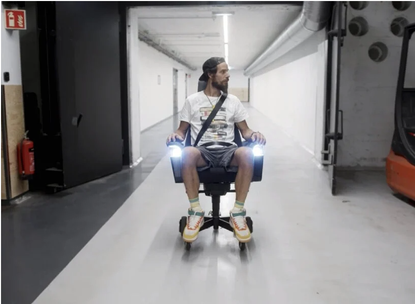 Volkswagen chế tạo ghế văn phòng nhiều công nghệ như xe hơi: Có thể chạy với tốc độ 20km/h, trang bị cả dây an toàn, còi, camera 360 độ - Ảnh 3.