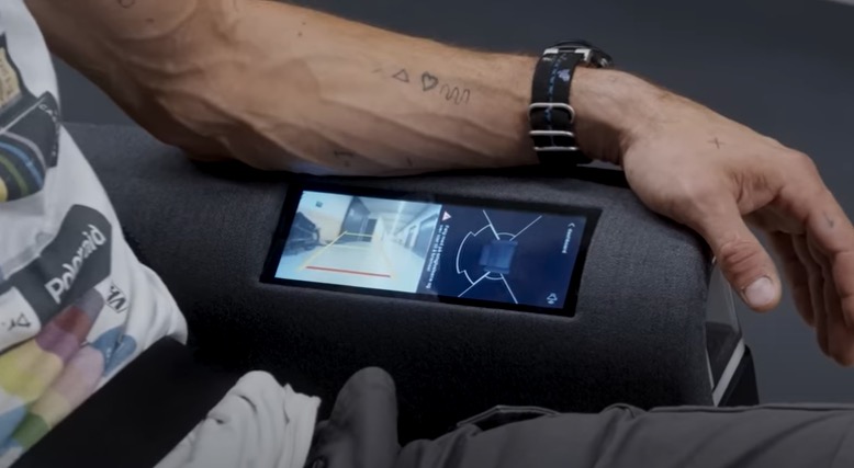 Volkswagen chế tạo ghế văn phòng nhiều công nghệ như xe hơi: Có thể chạy với tốc độ 20km/h, trang bị cả dây an toàn, còi, camera 360 độ - Ảnh 2.