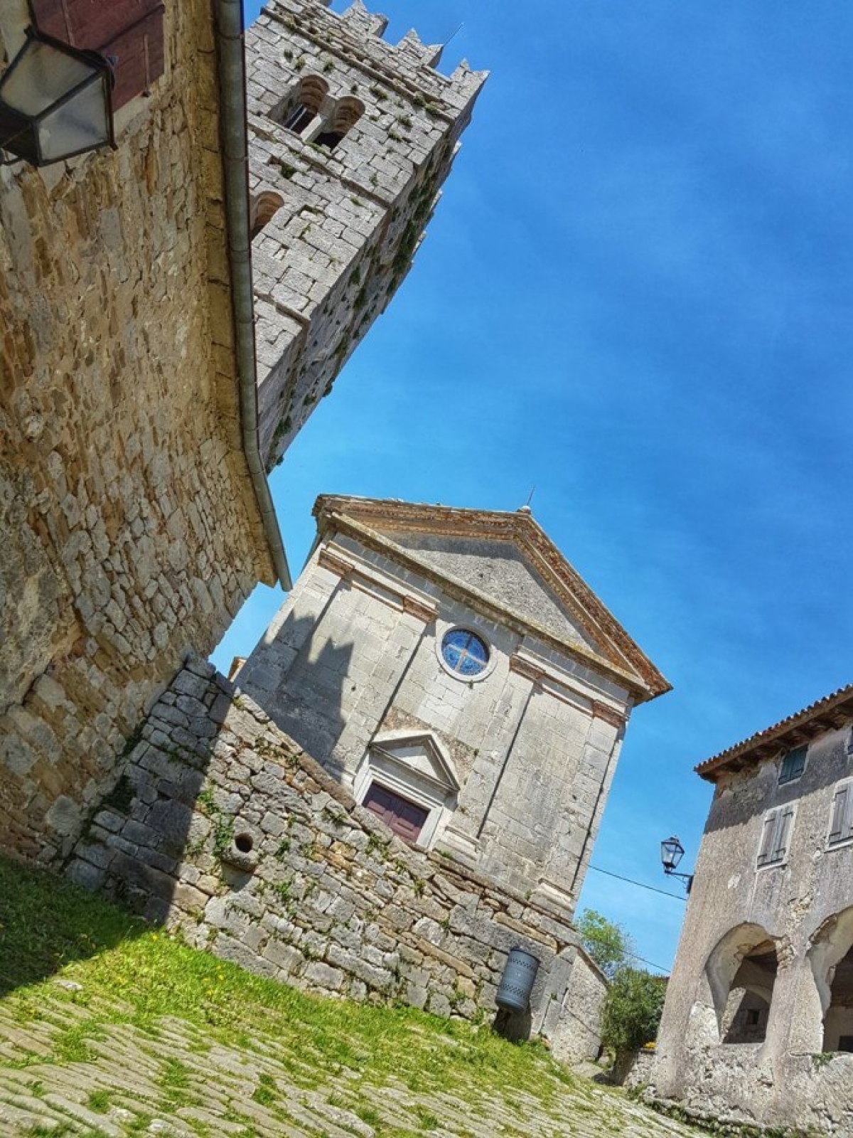 Khám phá thị trấn nhỏ nhất hành tinh với kiến trúc vô cùng độc đáo - Ảnh 12. Khám phá thị trấn nhỏ nhất hành tinh với kiến trúc vô cùng độc đáo - Ảnh 12.