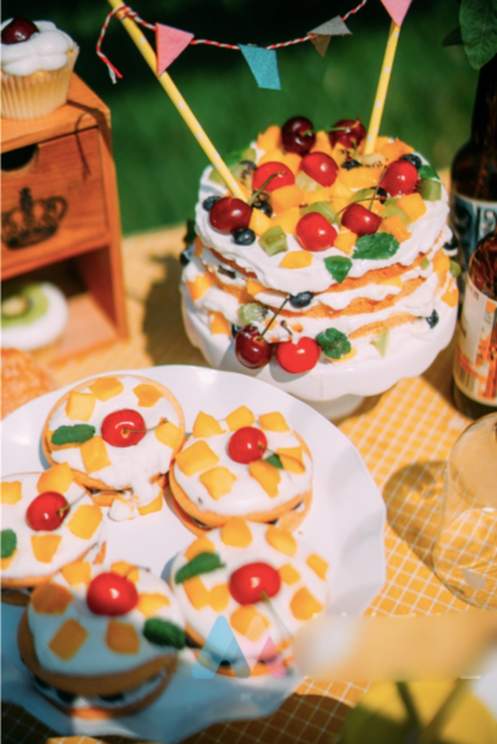 Đám cưới được trang trí bằng trái cây cực độc lạ và sự xuất hiện đặc biệt của nhân vật bất ngờ - Ảnh 8. Đám cưới được trang trí bằng trái cây cực độc lạ và sự xuất hiện đặc biệt của nhân vật bất ngờ - Ảnh 8.