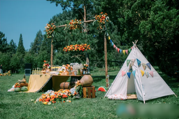 Đám cưới được trang trí bằng trái cây cực độc lạ và sự xuất hiện đặc biệt của nhân vật bất ngờ - Ảnh 7. Đám cưới được trang trí bằng trái cây cực độc lạ và sự xuất hiện đặc biệt của nhân vật bất ngờ - Ảnh 7.