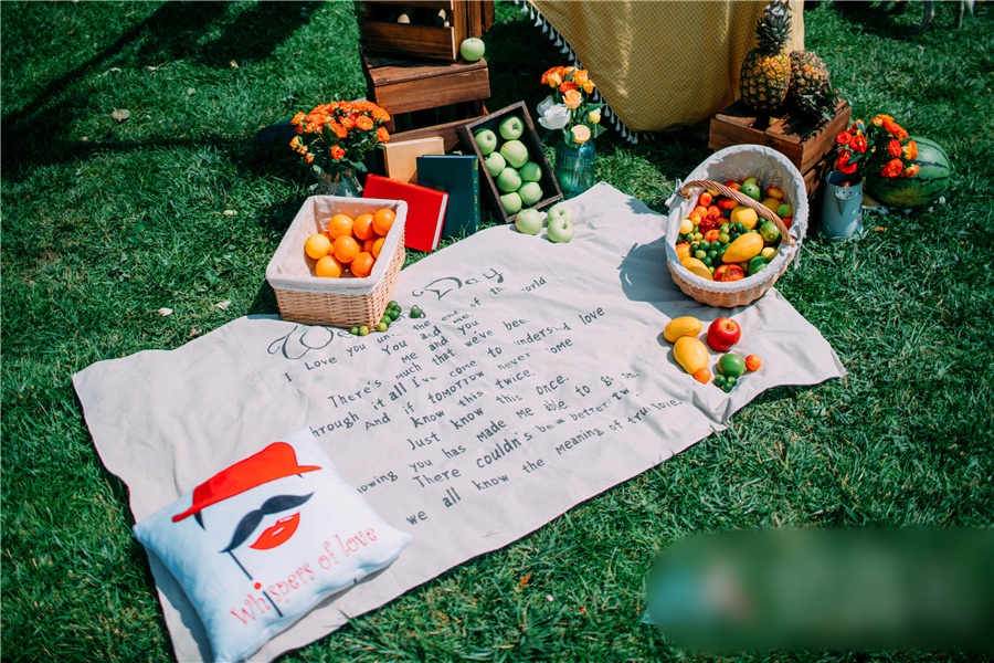 Đám cưới được trang trí bằng trái cây cực độc lạ và sự xuất hiện đặc biệt của nhân vật bất ngờ - Ảnh 6. Đám cưới được trang trí bằng trái cây cực độc lạ và sự xuất hiện đặc biệt của nhân vật bất ngờ - Ảnh 6.