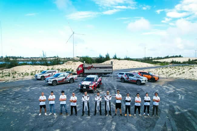 Đội đua Việt Nam lái xe vượt 1.200 km sang Thái thi đấu: 10 xe hậu cần, mượn cả xe biển số nước ngoài - Ảnh 1. Đội đua Việt Nam lái xe vượt 1.200 km sang Thái thi đấu: 10 xe hậu cần, mượn cả xe biển số nước ngoài - Ảnh 1.