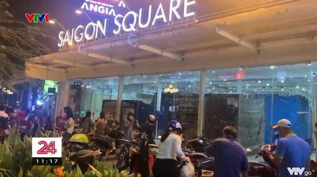 Thu giữ nhiều đồ hiệu giả ở Saigon Square - Ảnh 1.