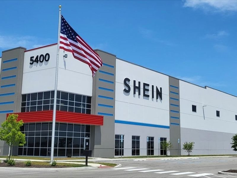 Shein đại chiến ngành thời trang nhanh toàn cầu: Khiến HM, Zara lo sợ, được Gen Z Mỹ ưa thích ngang ngửa Levi’s, Calvin Klein - Ảnh 1. Shein đại chiến ngành thời trang nhanh toàn cầu: Khiến HM, Zara lo sợ, được Gen Z Mỹ ưa thích ngang ngửa Levi’s, Calvin Klein - Ảnh 1.