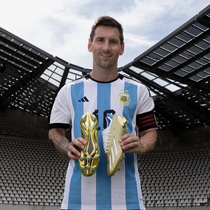 Vừa bước vào kỳ World Cup cuối cùng, áo, giày của Messi đã được 'đặt gạch'  đem đấu giá, ước tính thu nhiều triệu USD