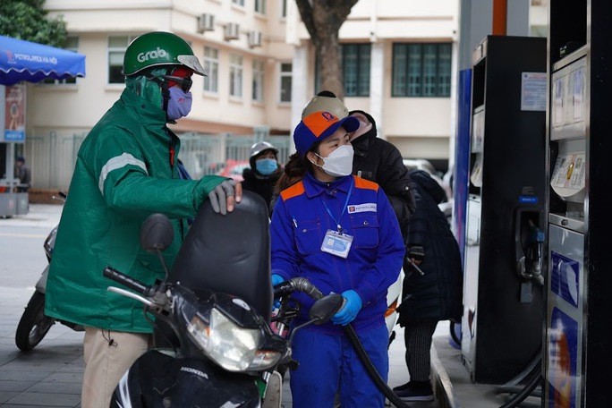 Đề xuất phương án mới với 4 mức thuế bảo vệ môi trường với xăng từ 1.000-4.000 đồng/lít - Ảnh 1.