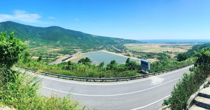 Ngắm đèo Ngang trữ tình ở đời thực, chinh phục ‘cổng trời’ cổ kính trên đỉnh đèo - Ảnh 1. Ngắm đèo Ngang trữ tình ở đời thực, chinh phục ‘cổng trời’ cổ kính trên đỉnh đèo - Ảnh 1.