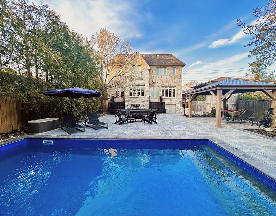 カナダのベトナム人家族が持っている50のアパートを見る 