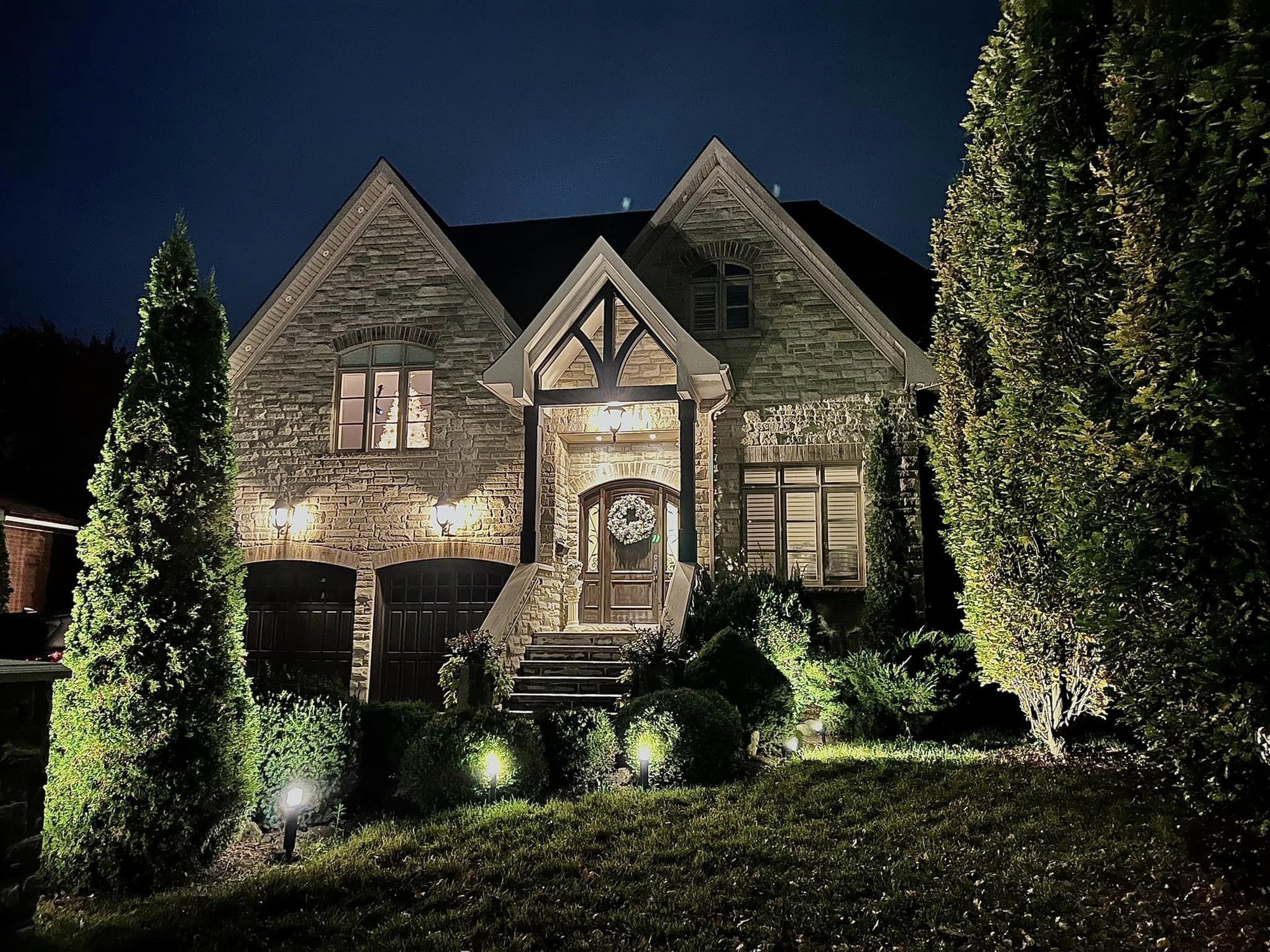 カナダのベトナム人家族が持っている50のアパートを見る 