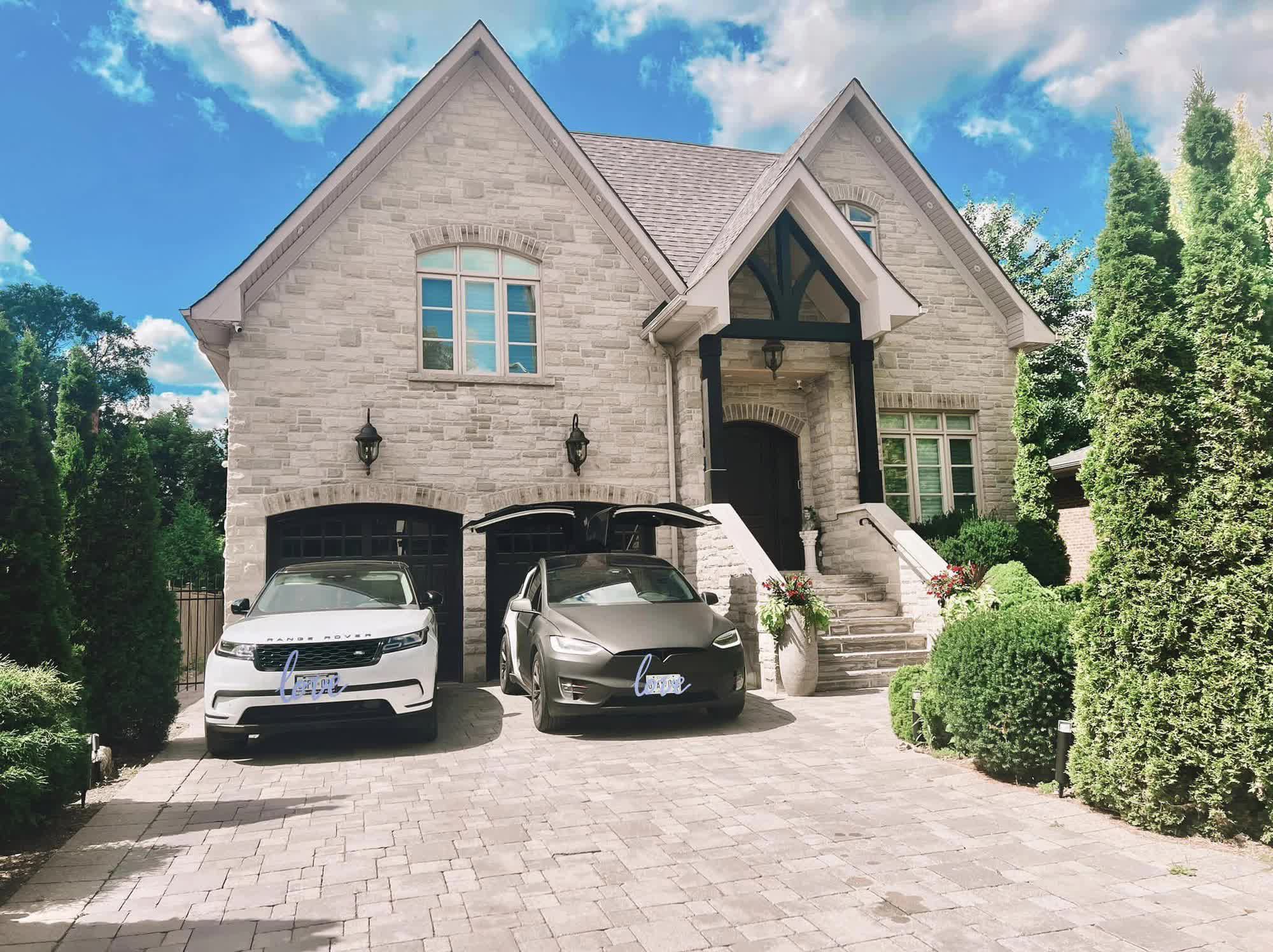 カナダのベトナム人家族が持っている50のアパートを見る 