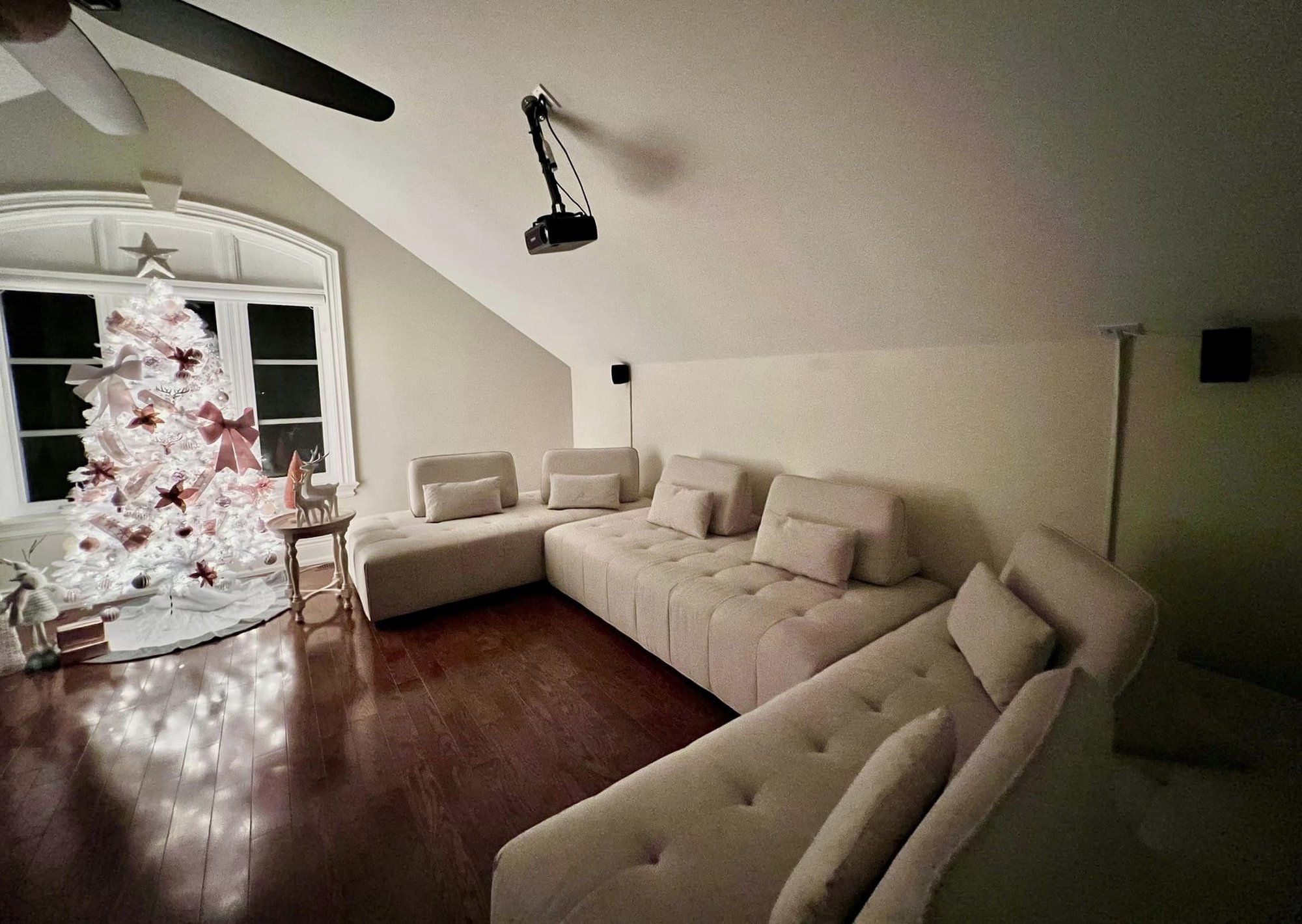 カナダのベトナム人家族が持っている50のアパートを見る 