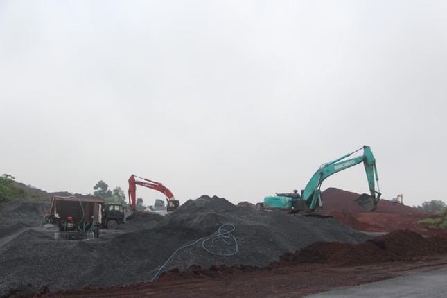 Bộ trưởng GTVT kiểm tra dự án: Báo cáo với thực tế khác nhau, tôi rất sốt ruột - Ảnh 3.