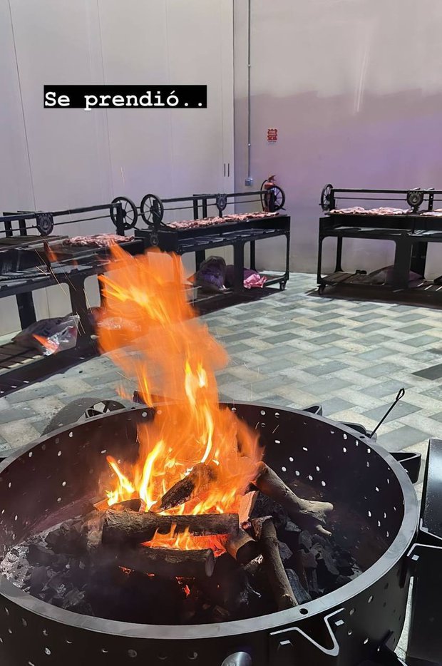 Thịt nướng Asado hấp dẫn thế nào mà khiến đội tuyển Argentina mang gần 1 tấn đến Qatar thi đấu - Ảnh 6.