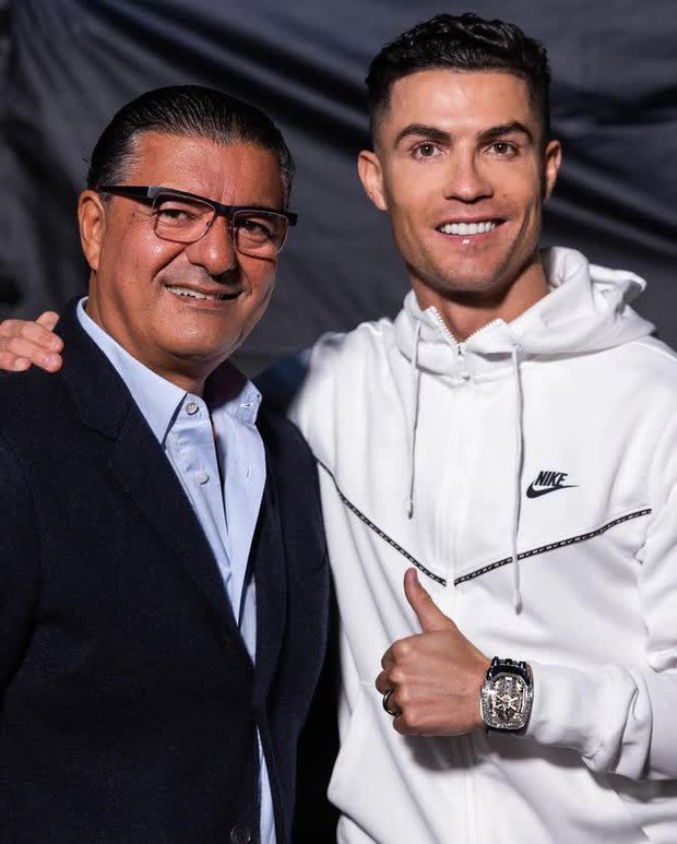 Bầu trời drama gọi tên Ronaldo: Ra mắt đồng hồ tiền tỷ chứa chi tiết sâu cay ngay khi kết thúc hợp đồng với MU - Ảnh 8.
