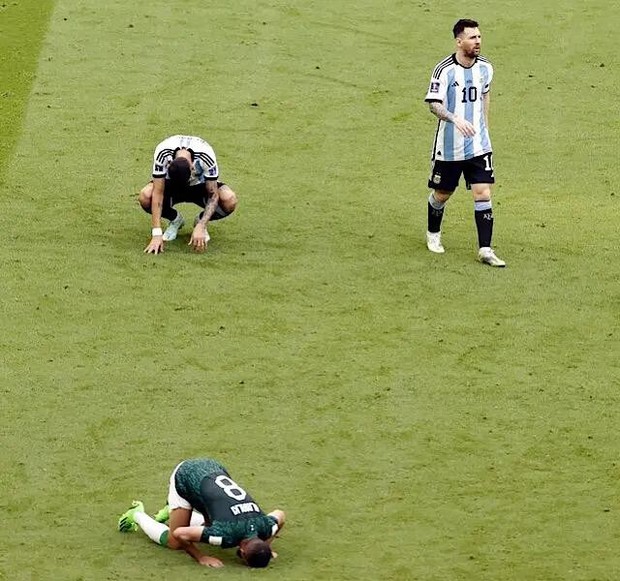 Tuyển Argentina phải phá lệ sau trận thua Saudi Arabia - Ảnh 1.