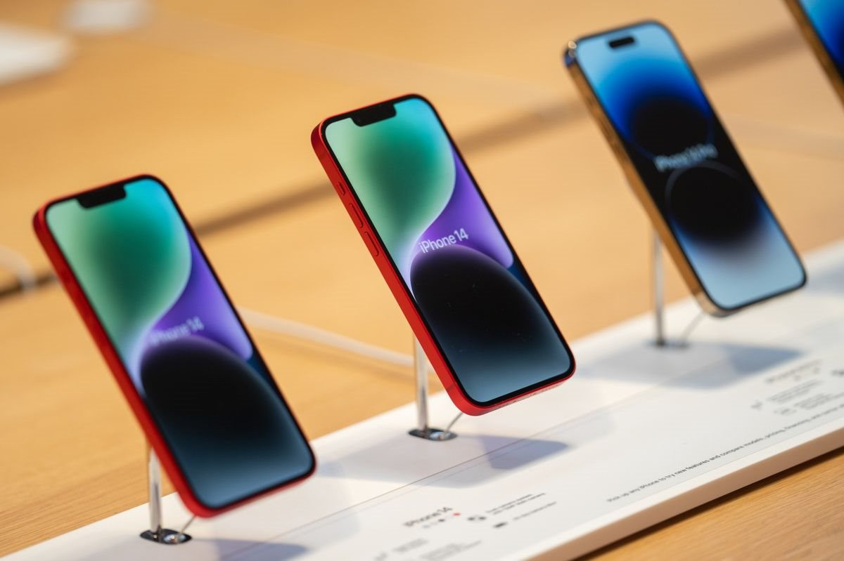 Apple có thể mất 1 tỷ USD mỗi tuần vì iPhone - Ảnh 2. Apple có thể mất 1 tỷ USD mỗi tuần vì iPhone - Ảnh 2.