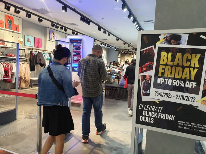 Giảm giá tới 80% trước ngày Black Friday, nhiều người vào xem rồi bỏ đi - Ảnh 8. Giảm giá tới 80% trước ngày Black Friday, nhiều người vào xem rồi bỏ đi - Ảnh 8.