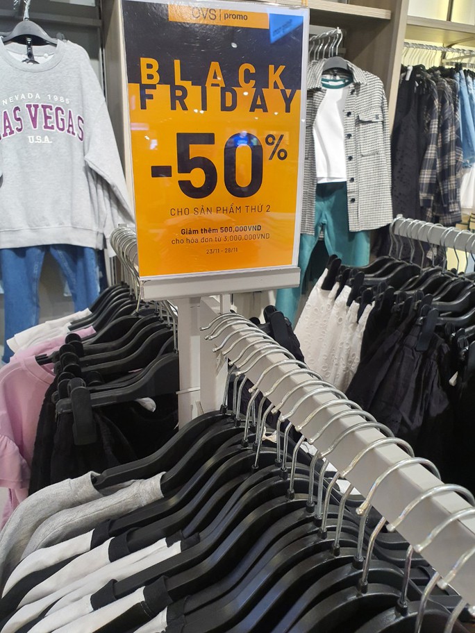 Giảm giá tới 80% trước ngày Black Friday, nhiều người vào xem rồi bỏ đi - Ảnh 6. Giảm giá tới 80% trước ngày Black Friday, nhiều người vào xem rồi bỏ đi - Ảnh 6.