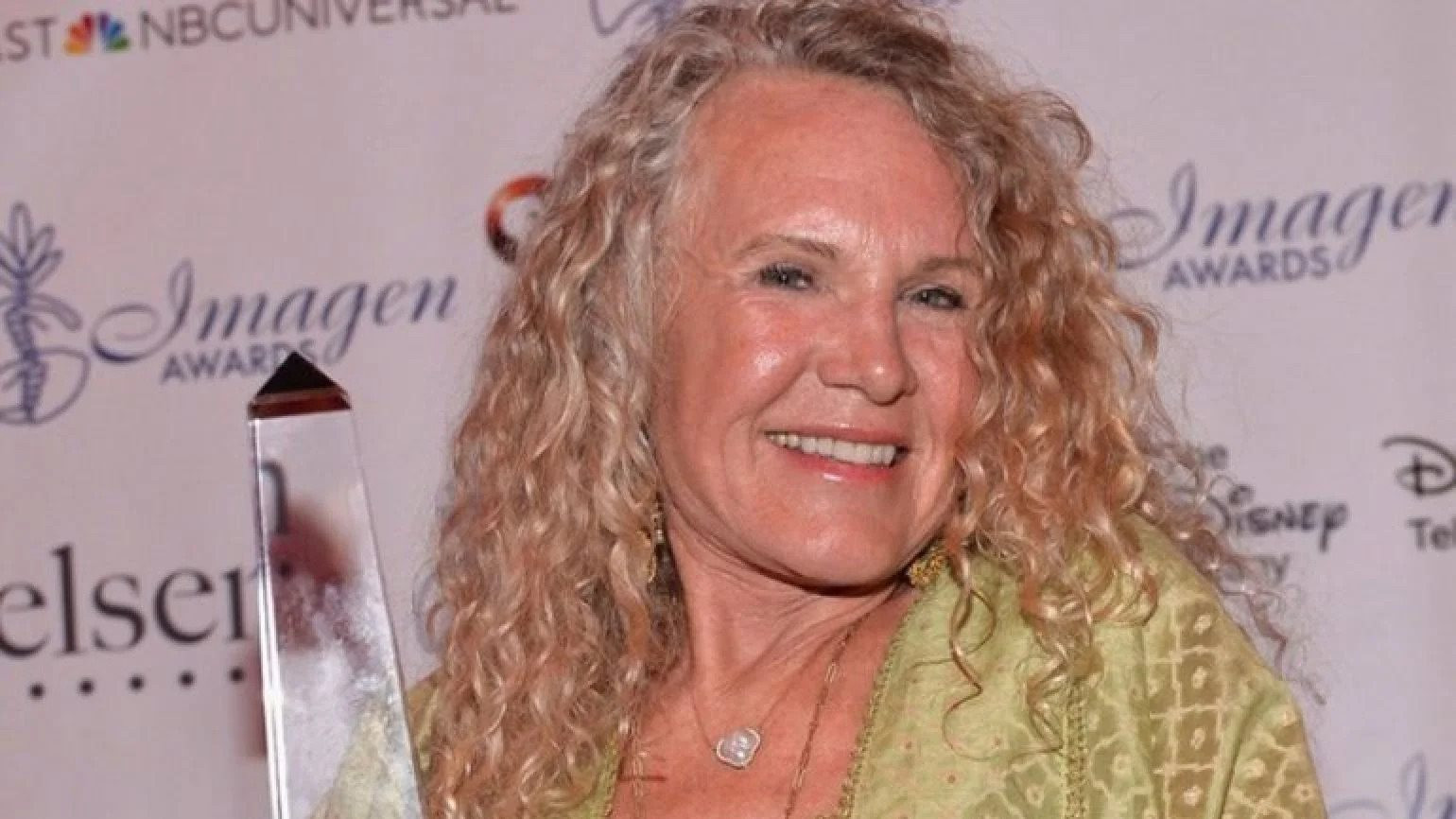 Người thừa kế của gia tộc giàu nhất nước Mỹ: 3 tuổi mắc ung thư rồi chiến thắng tử thần một cách thần kỳ, giờ đây bỏ cả núi tiền ra làm từ thiện - Ảnh 3. Người thừa kế của gia tộc giàu nhất nước Mỹ: 3 tuổi mắc ung thư rồi chiến thắng tử thần một cách thần kỳ, giờ đây bỏ cả núi tiền ra làm từ thiện - Ảnh 3.