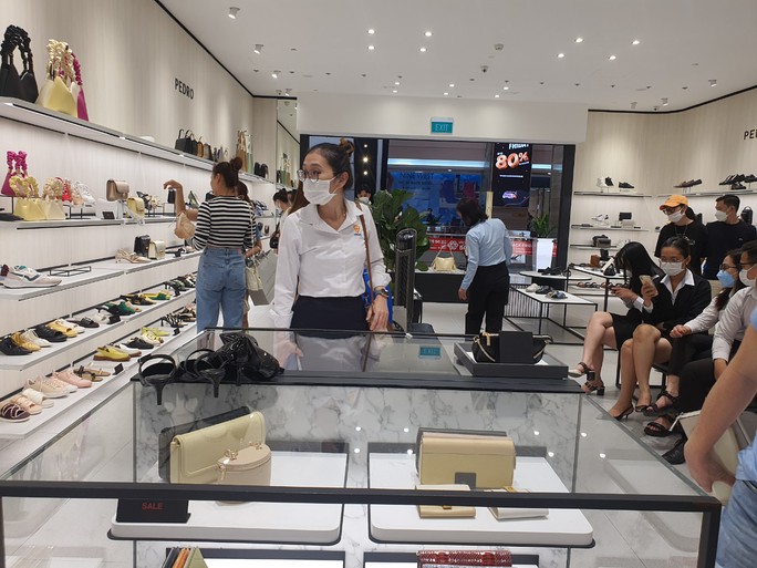 Giảm giá tới 80% trước ngày Black Friday, nhiều người vào xem rồi bỏ đi - Ảnh 17. Giảm giá tới 80% trước ngày Black Friday, nhiều người vào xem rồi bỏ đi - Ảnh 17.