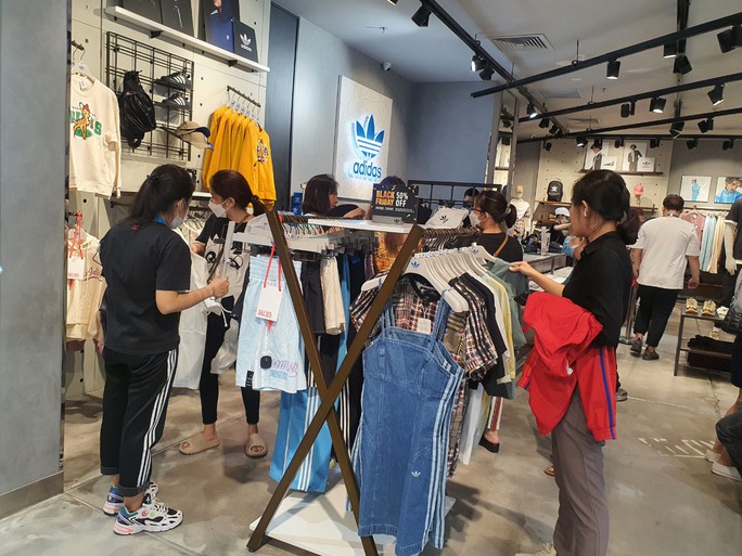 Giảm giá tới 80% trước ngày Black Friday, nhiều người vào xem rồi bỏ đi - Ảnh 16. Giảm giá tới 80% trước ngày Black Friday, nhiều người vào xem rồi bỏ đi - Ảnh 16.