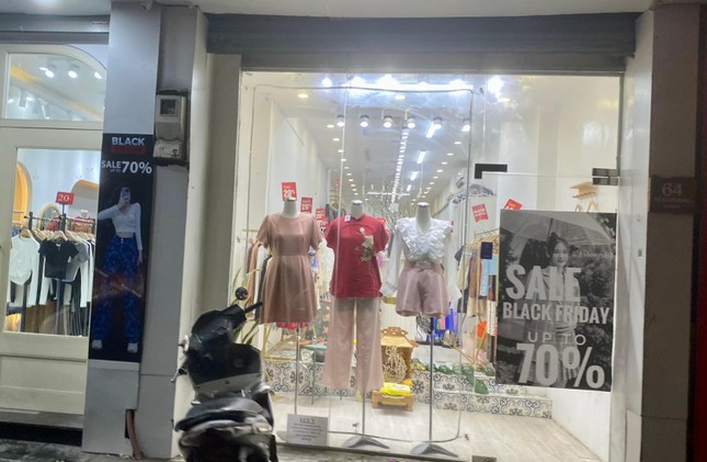 Ngày thứ 6 đen tối: Bán hàng tới 2h sáng, giảm giá 100% - Ảnh 2. Ngày thứ 6 đen tối: Bán hàng tới 2h sáng, giảm giá 100% - Ảnh 2.