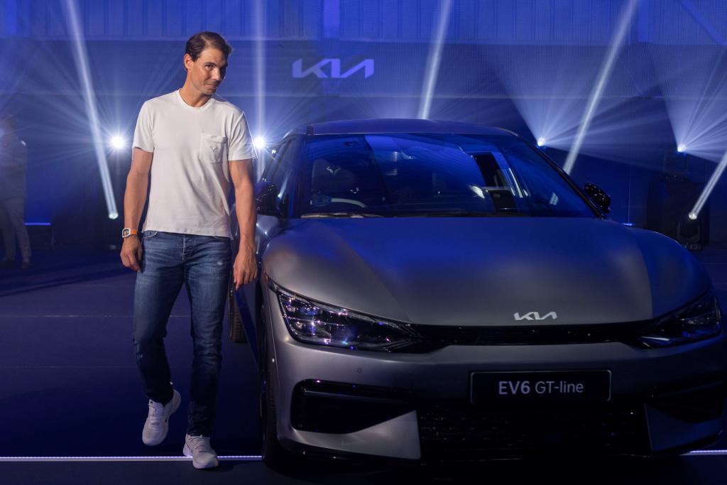 Ông vua sân đất nện Rafael Nadal là tay chơi siêu xe khét tiếng, chiếc đắt nhất có giá bằng cả gia tài - Ảnh 2. Ông vua sân đất nện Rafael Nadal là tay chơi siêu xe khét tiếng, chiếc đắt nhất có giá bằng cả gia tài - Ảnh 2.