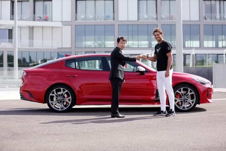 Ông vua sân đất nện Rafael Nadal là tay chơi siêu xe khét tiếng, chiếc đắt nhất có giá bằng cả gia tài - Ảnh 1. Ông vua sân đất nện Rafael Nadal là tay chơi siêu xe khét tiếng, chiếc đắt nhất có giá bằng cả gia tài - Ảnh 1.