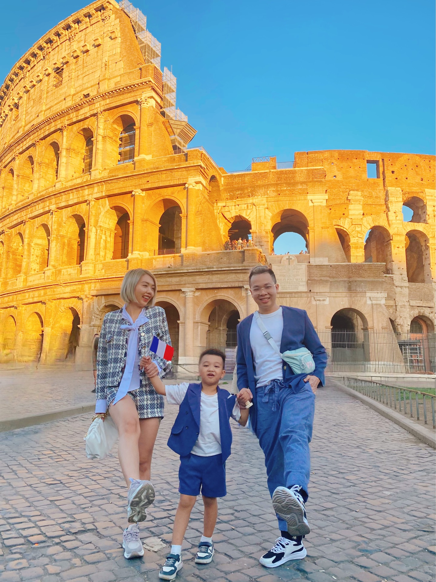 Vợ chồng tay trắng làm nên cơ đồ, hơn 30 tuổi đã nghỉ hưu để đi chơi khắp thế giới - Ảnh 4. Vợ chồng tay trắng làm nên cơ đồ, hơn 30 tuổi đã nghỉ hưu để đi chơi khắp thế giới - Ảnh 4.