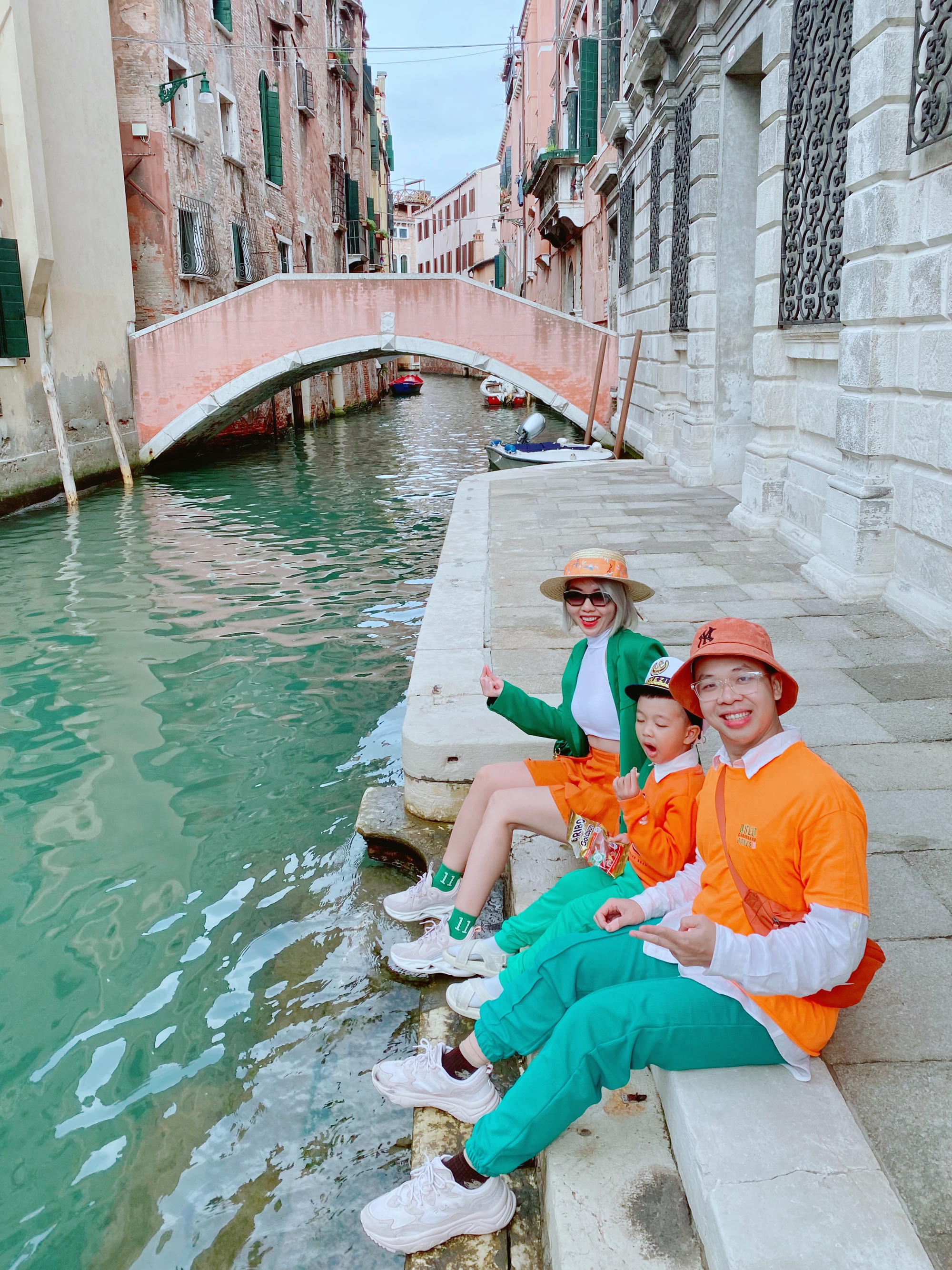 Vợ chồng tay trắng làm nên cơ đồ, hơn 30 tuổi đã nghỉ hưu để đi chơi khắp thế giới - Ảnh 2. Vợ chồng tay trắng làm nên cơ đồ, hơn 30 tuổi đã nghỉ hưu để đi chơi khắp thế giới - Ảnh 2.