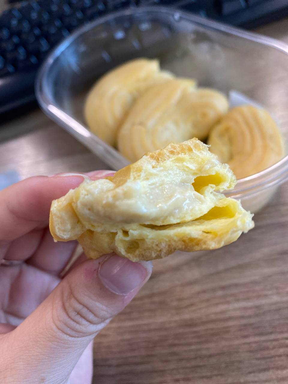 Dân văn phòng cuối năm: “Thật khó để không tiêu tiền - Ảnh 3.