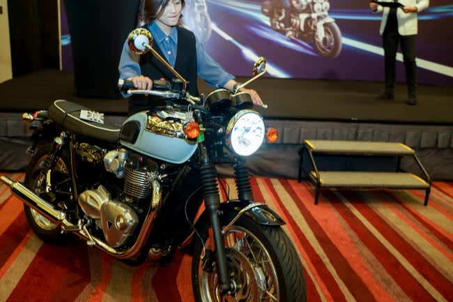 Dàn xe toàn bản đặc biệt của Triumph tại Việt Nam: Hầu hết bản Chrome, chiếc đắt nhất 1,3 tỷ đồng - Ảnh 10. Dàn xe toàn bản đặc biệt của Triumph tại Việt Nam: Hầu hết bản Chrome, chiếc đắt nhất 1,3 tỷ đồng - Ảnh 10.
