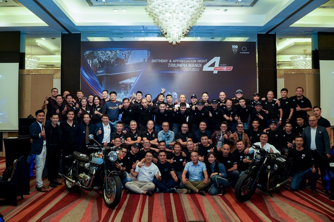 Dàn xe toàn bản đặc biệt của Triumph tại Việt Nam: Hầu hết bản Chrome, chiếc đắt nhất 1,3 tỷ đồng - Ảnh 2. Dàn xe toàn bản đặc biệt của Triumph tại Việt Nam: Hầu hết bản Chrome, chiếc đắt nhất 1,3 tỷ đồng - Ảnh 2.