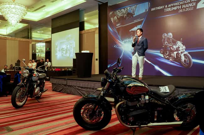 Dàn xe toàn bản đặc biệt của Triumph tại Việt Nam: Hầu hết bản Chrome, chiếc đắt nhất 1,3 tỷ đồng - Ảnh 1. Dàn xe toàn bản đặc biệt của Triumph tại Việt Nam: Hầu hết bản Chrome, chiếc đắt nhất 1,3 tỷ đồng - Ảnh 1.