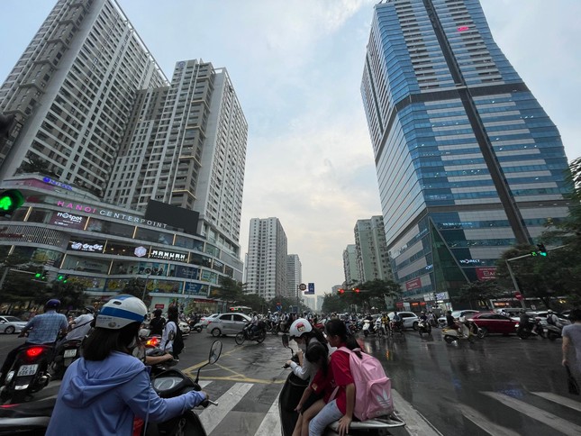 ‘Băm nát’ đường Lê Văn Lương: Phải làm rõ trách nhiệm nhà đầu tư, cơ quan quản lý! - Ảnh 1.