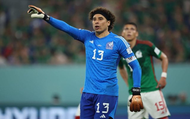 Guillermo Ochoa: Người nhện của các kì World Cup, ngang hàng với Messi và Ronaldo về số lần tham dự ngày hội bóng đá lớn nhất hành tinh, là cổ đông của kì lân 4 tỉ USD đầu tiên trong lịch sử Mexico - Ảnh 4.