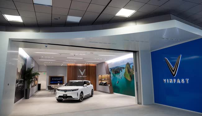 Cập nhật hành trình tàu chở lô VinFast VF 8: Vận tốc 27 km/h, đang trên đường tới Hồng Kông - Ảnh 4. Cập nhật hành trình tàu chở lô VinFast VF 8: Vận tốc 27 km/h, đang trên đường tới Hồng Kông - Ảnh 4.