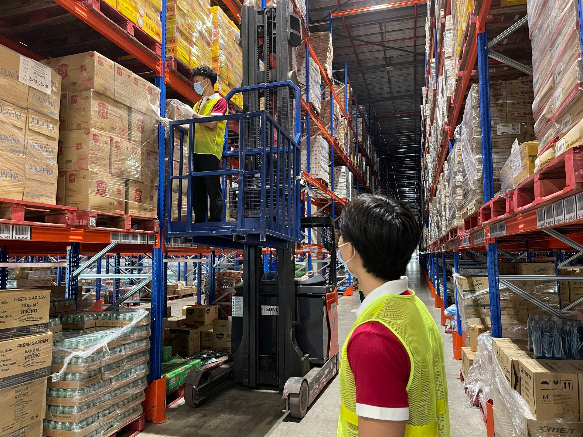 VinShop chi 20 tỷ đồng hỗ trợ tạp hoá nhập hàng bán Tết - Ảnh 2.