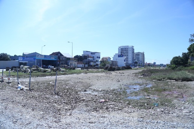 Đội vốn nhiều lần, tuyến đường chưa đến 1km ở thành TP Vinh vẫn dang dở cả thập kỷ - Ảnh 11.