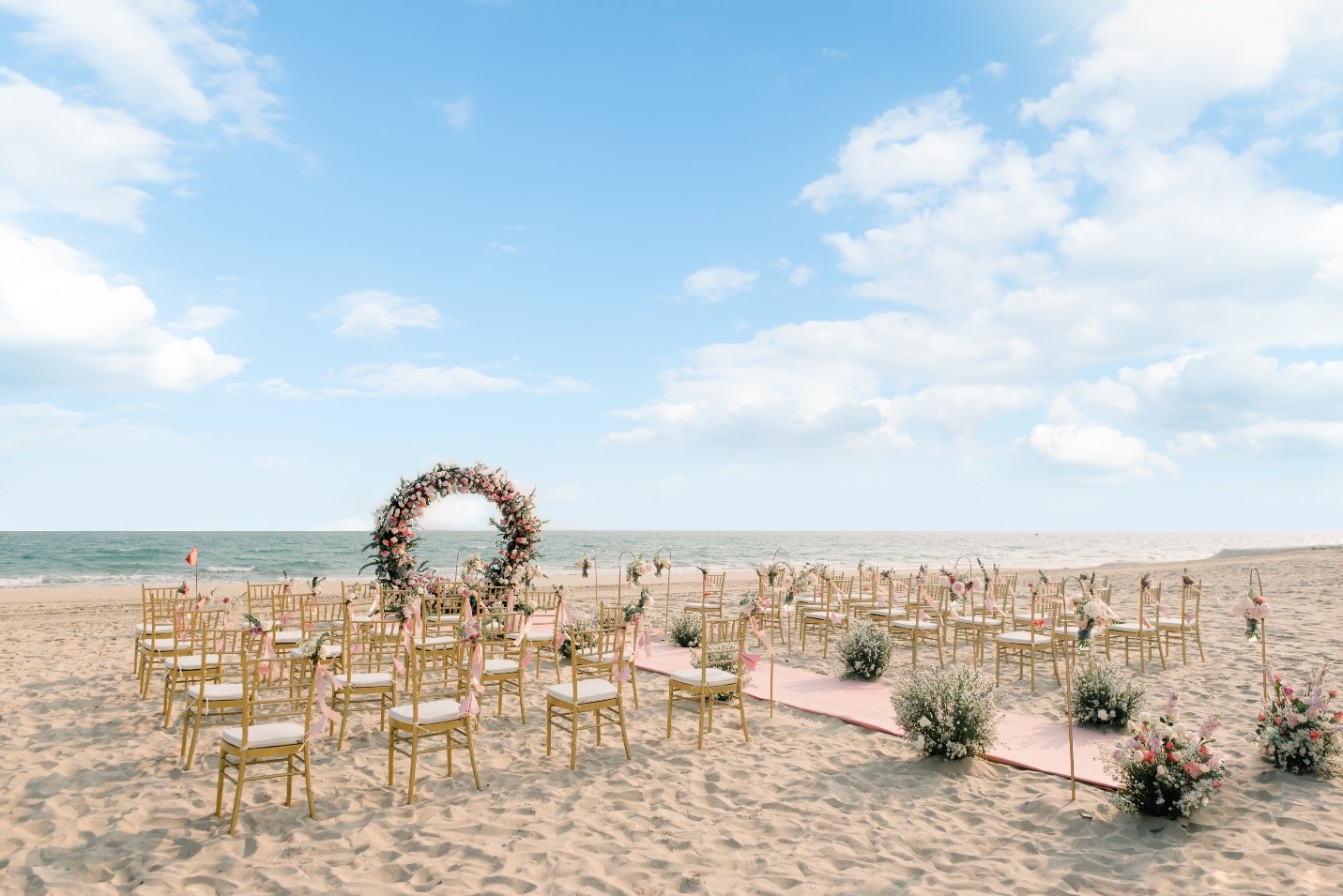 Những địa điểm tổ chức tiệc cưới khung cảnh hoàng hôn nên thơ, thoả mong ước của các cặp đôi - Ảnh 12. Những địa điểm tổ chức tiệc cưới khung cảnh hoàng hôn nên thơ, thoả mong ước của các cặp đôi - Ảnh 12.