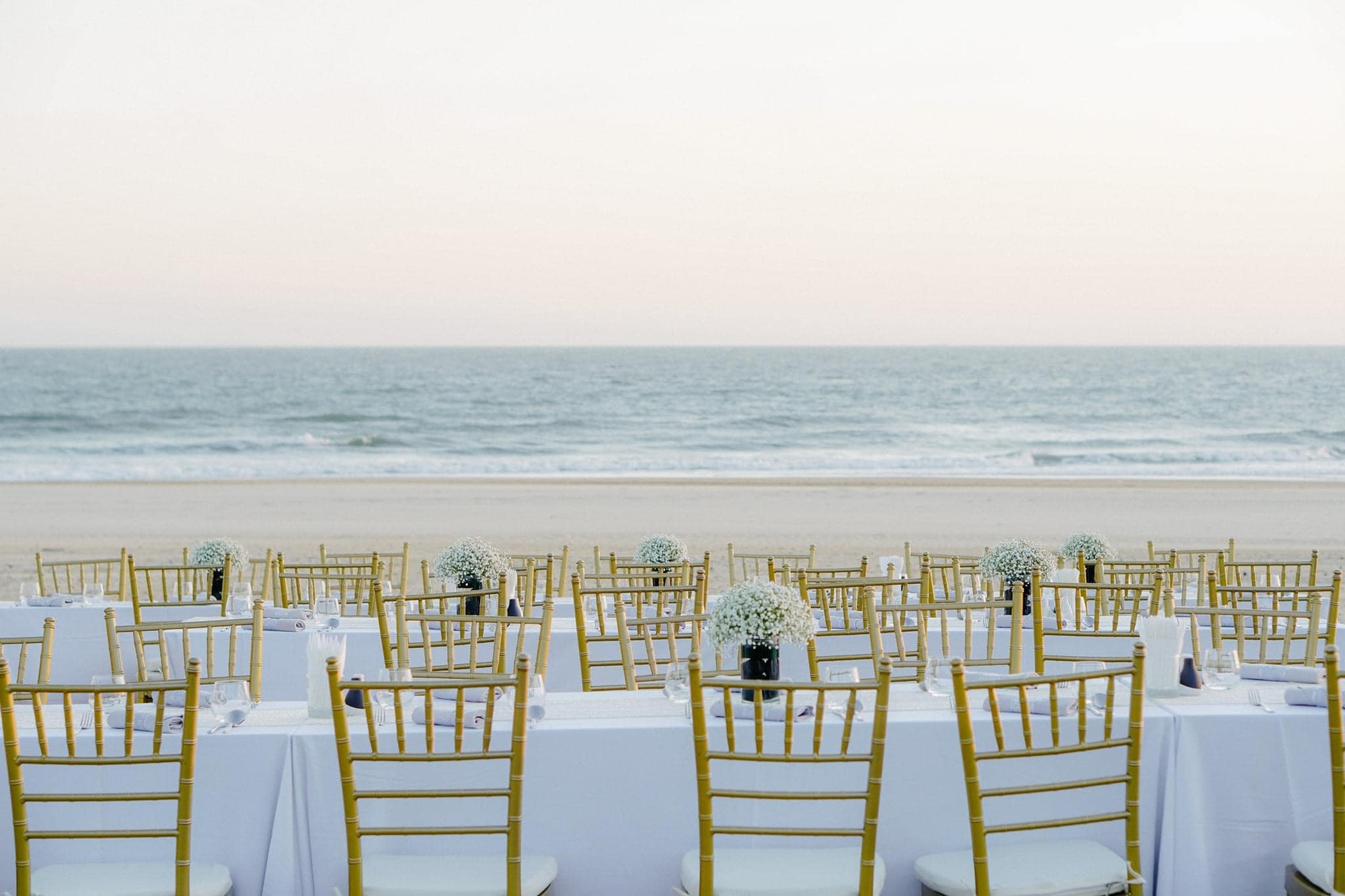 Những địa điểm tổ chức tiệc cưới khung cảnh hoàng hôn nên thơ, thoả mong ước của các cặp đôi - Ảnh 9. Những địa điểm tổ chức tiệc cưới khung cảnh hoàng hôn nên thơ, thoả mong ước của các cặp đôi - Ảnh 9.