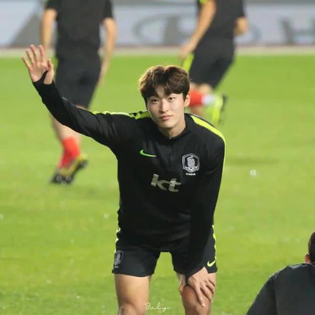 Cho Gue-sung - cầu thủ Hàn Quốc ghi 2 bàn trong 3 phút đang được chú ý là ai? - Ảnh 9.