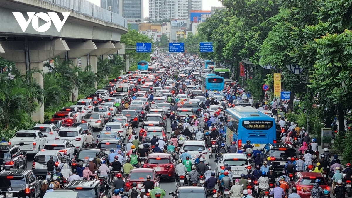 Phí đường bộ: Cần giảm sâu hơn, dài hơi hơn nữa - Ảnh 1.