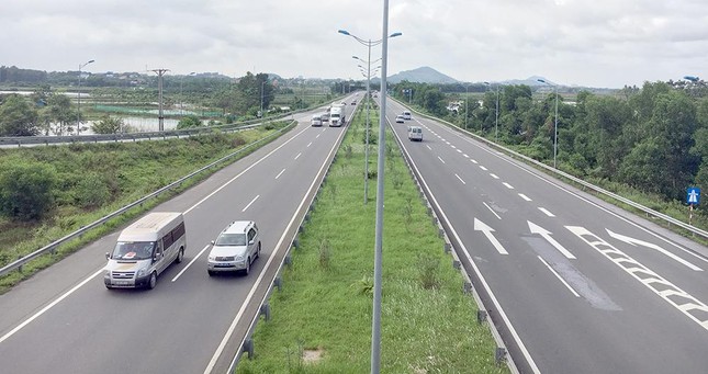 Bộ Giao thông yêu cầu loạt giải pháp chống chuyển nhượng, thông thầu cao tốc Bắc - Nam - Ảnh 1.