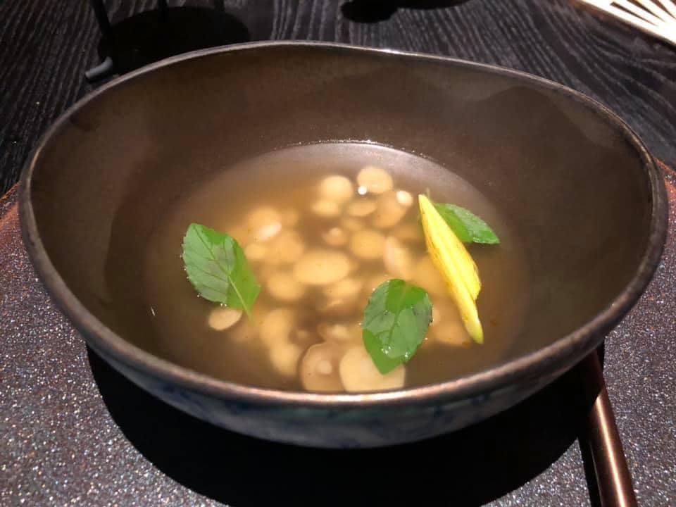 Một nhà hàng yên bình, tinh tế để thưởng thức món chay theo cách fine dining khác biệt: Giá cả phù hợp, rất đáng trải nghiệm - Ảnh 5. Một nhà hàng yên bình, tinh tế để thưởng thức món chay theo cách fine dining khác biệt: Giá cả phù hợp, rất đáng trải nghiệm - Ảnh 5.