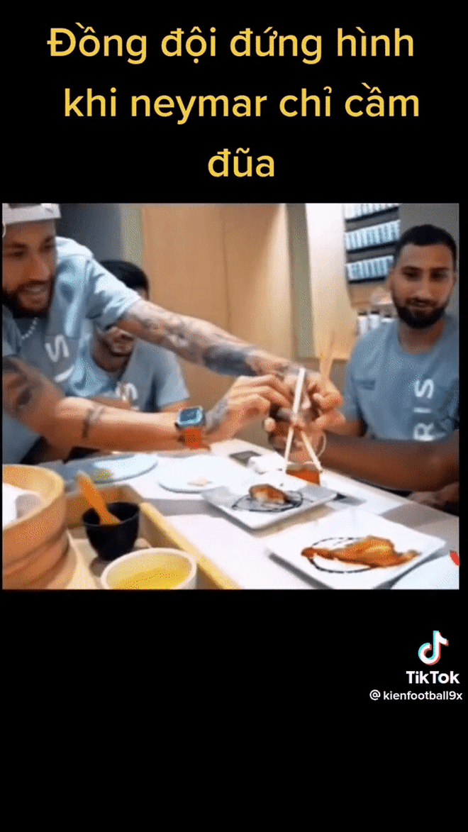 Khi các ngôi sao World Cup “trổ tài” cầm đũa, Neymar thành thục gắp thức ăn điêu luyện - Ảnh 15.