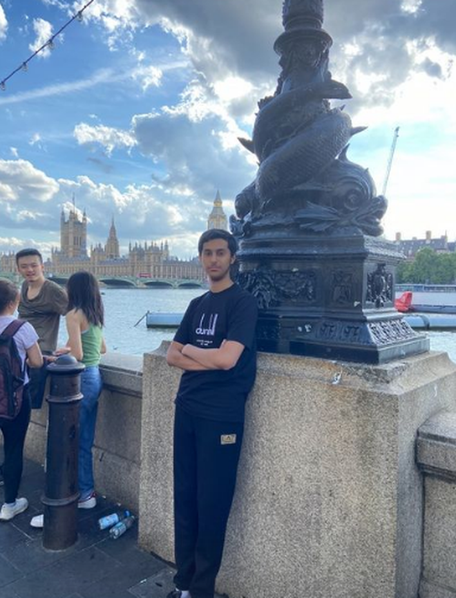 Hình ảnh đời thường như cậu bạn nhà bên của Hoàng tử bé Qatar vô tình nổi tiếng toàn mạng vì biểu cảm quá dễ thương - Ảnh 11. Hình ảnh đời thường như cậu bạn nhà bên của Hoàng tử bé Qatar vô tình nổi tiếng toàn mạng vì biểu cảm quá dễ thương - Ảnh 11.